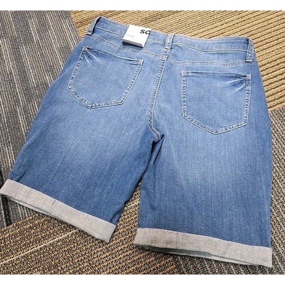 SO Women's Jean Shorts Low Rise Favorite Bermuda Blue Denim Size 11/30 waist New